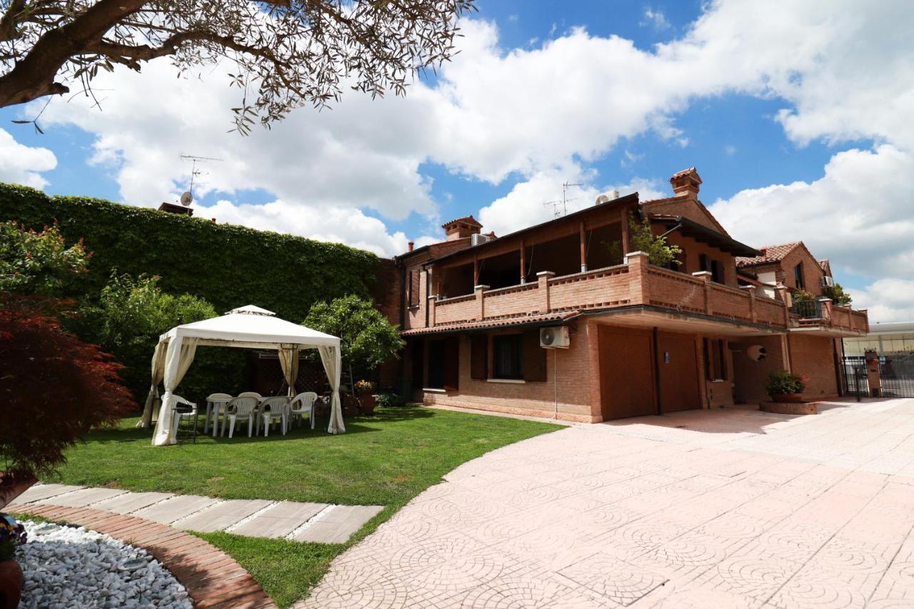 Villa Oasi Ferrara Eksteriør bilde