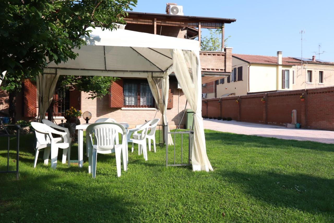 Villa Oasi Ferrara Eksteriør bilde